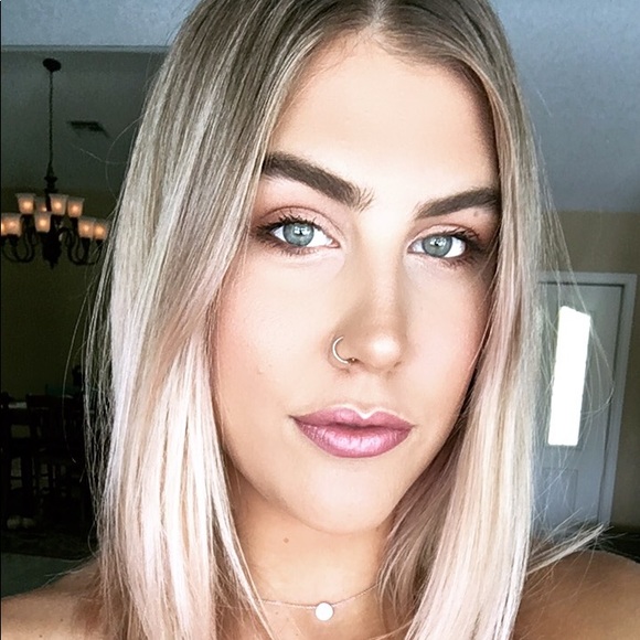 Meet your Posher, Alexa rae - Picture 1 of 1